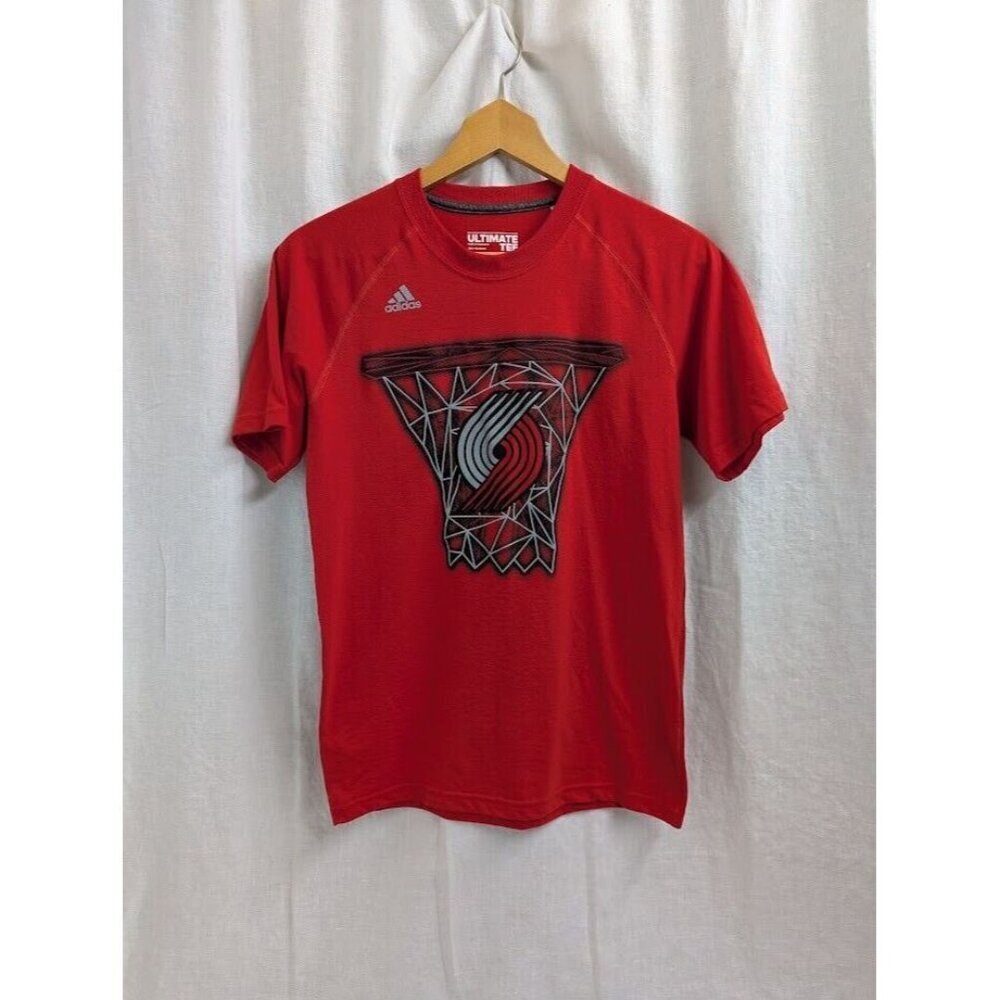 Adidas unisex small Portland Trail Blazers red t-shirt, basketball, C2